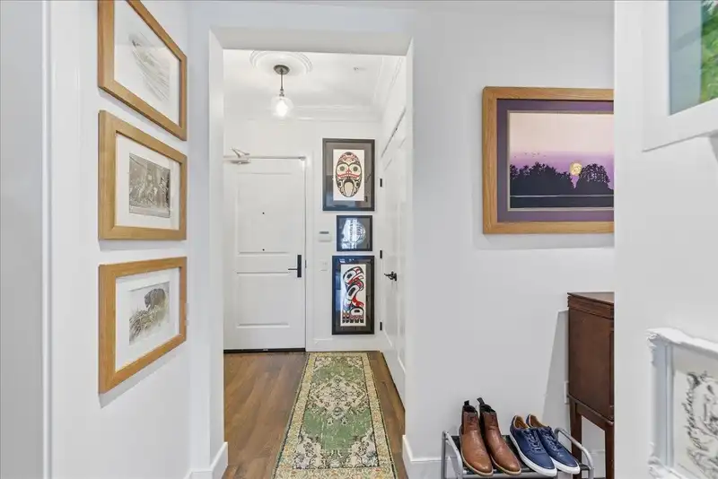 306 168 E 35TH AVENUE - photo 3 of 40