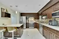 9068 146A STREET - thumbnail 13