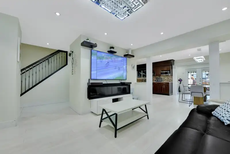 9068 146A STREET - photo 3 of 40