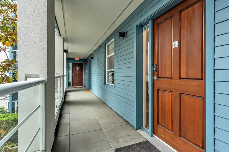 203 2555 W 4TH AVENUE - photo 3 of 37