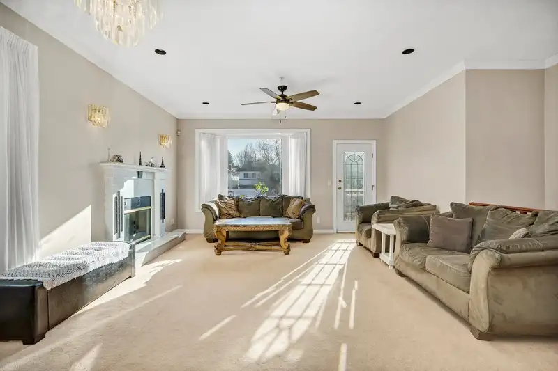 591 E 28TH AVENUE - photo 3 of 36