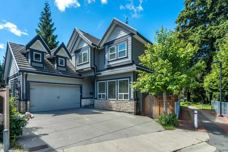 14712 34A AVENUE - photo 1 of 40