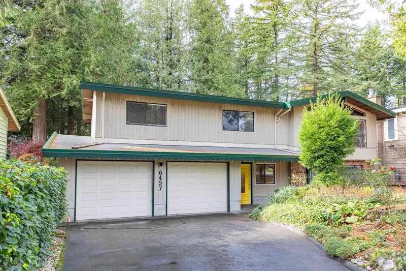 6457 SUMMIT CRESCENT - photo 2 of 32