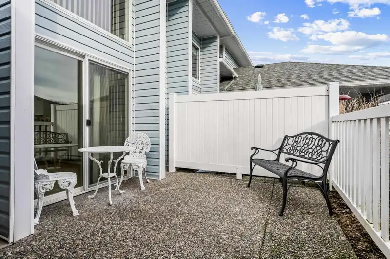 20 3292 VERNON TERRACE - photo 4 of 40