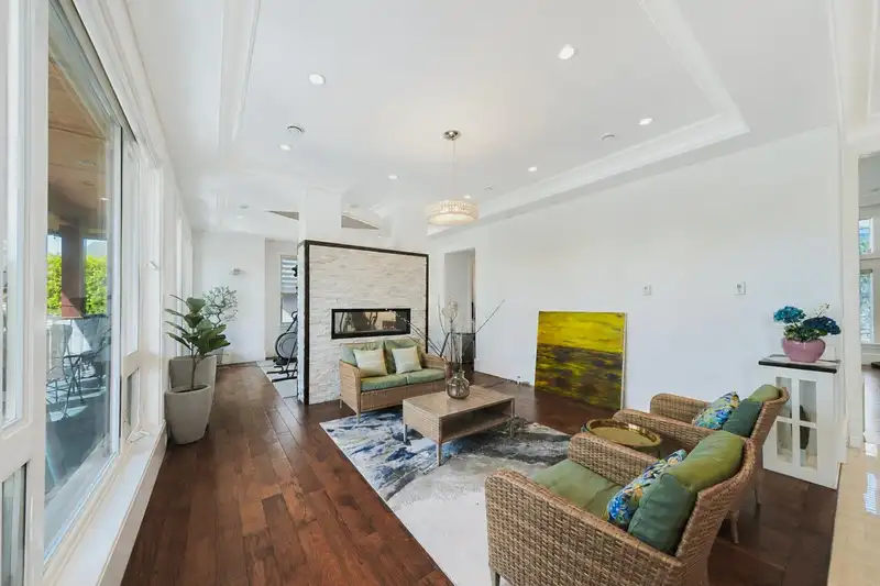 4263 WINNIFRED STREET - photo 4 of 40