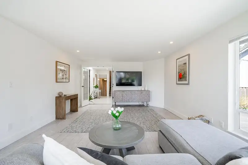 12923 14A AVENUE - photo 4 of 40