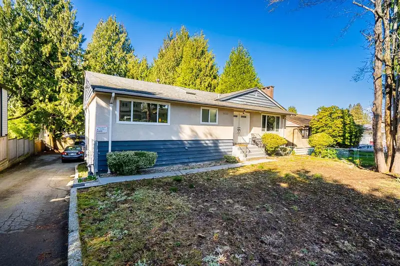 9545 116 STREET - photo 2 of 40