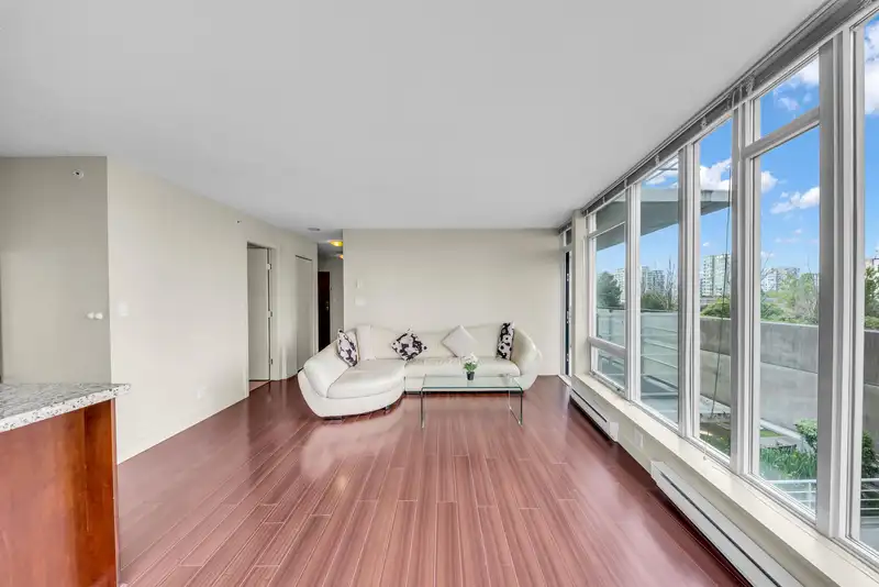 703 8288 LANSDOWNE ROAD - photo 4 of 16