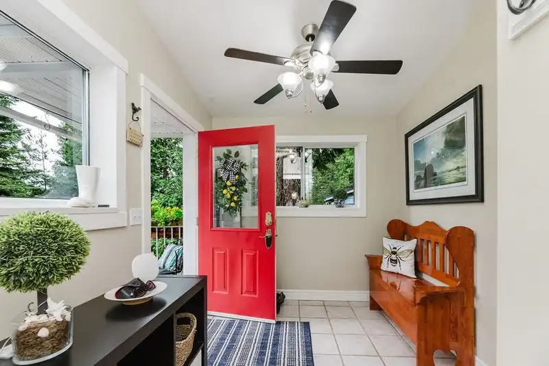 405 GAVIN ROAD - photo 2 of 40