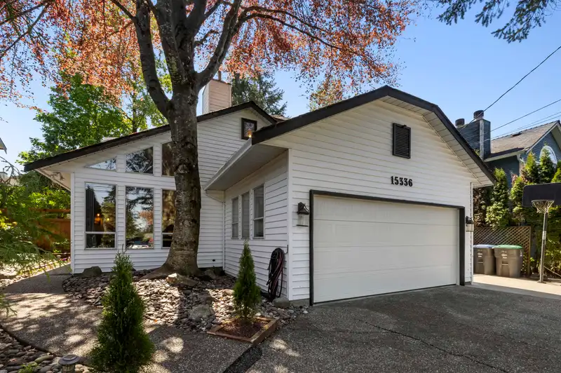 15336 112 AVENUE - photo 1 of 38