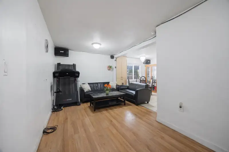 12710 113B AVENUE - photo 4 of 39