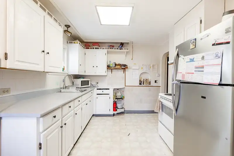 3163 RUPERT STREET - photo 4 of 27