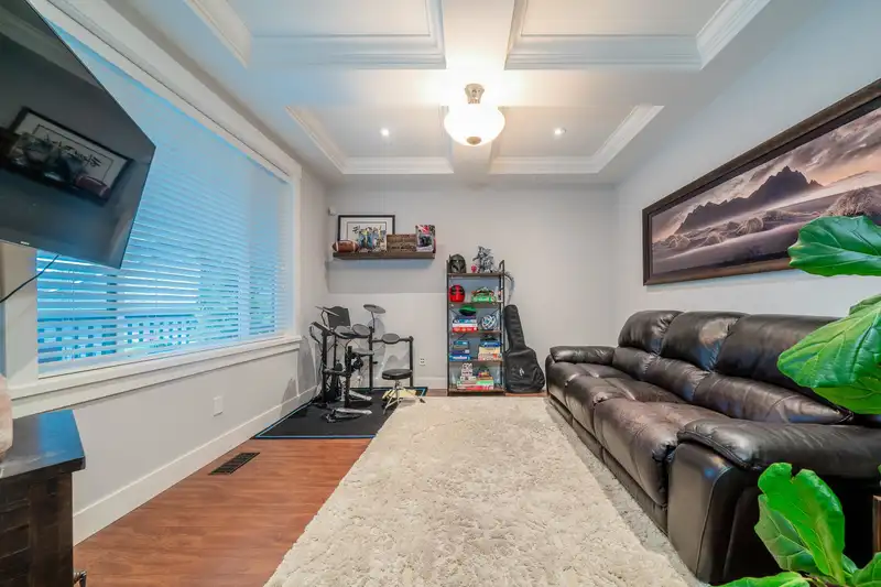 13439 235 STREET - photo 4 of 38