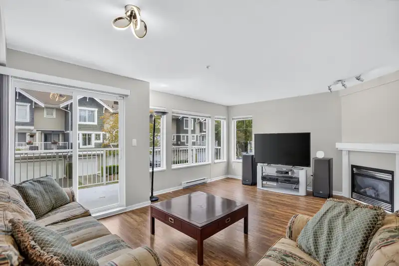 70 20760 DUNCAN WAY - photo 3 of 40