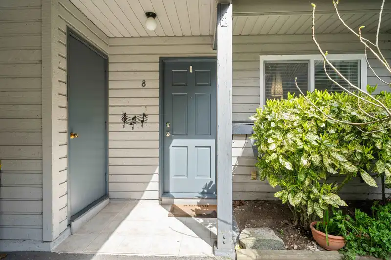 8 7300 LEDWAY ROAD - photo 2 of 27