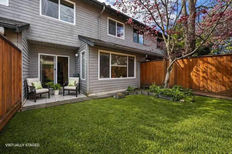 8 7300 LEDWAY ROAD - photo 4 of 27