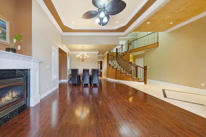 12646 60A AVENUE - photo 4 of 31
