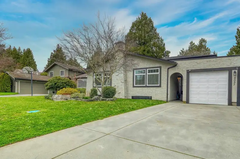 5097 ERIN WAY - photo 1 of 29