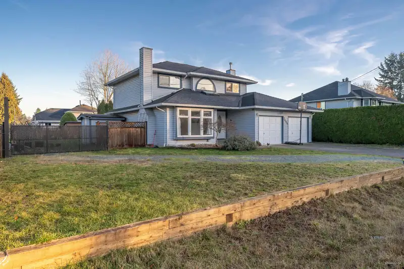 3464 196 STREET - photo 3 of 40