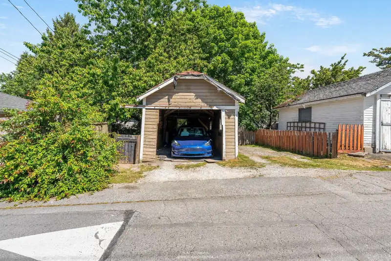 12 W KING EDWARD AVENUE - photo 4 of 14