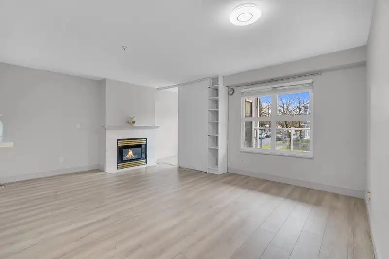205 2965 HORLEY STREET - photo 2 of 22