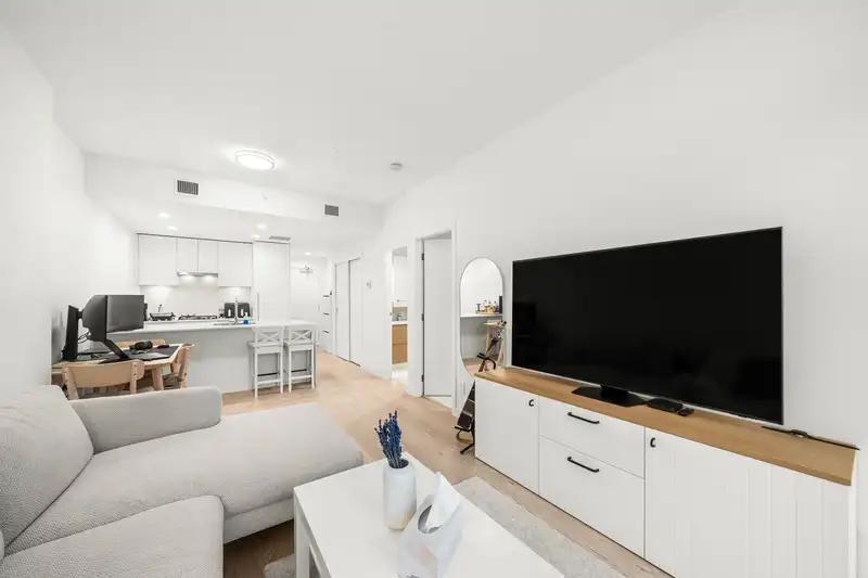 2607 2181 MADISON AVENUE - photo 1 of 31