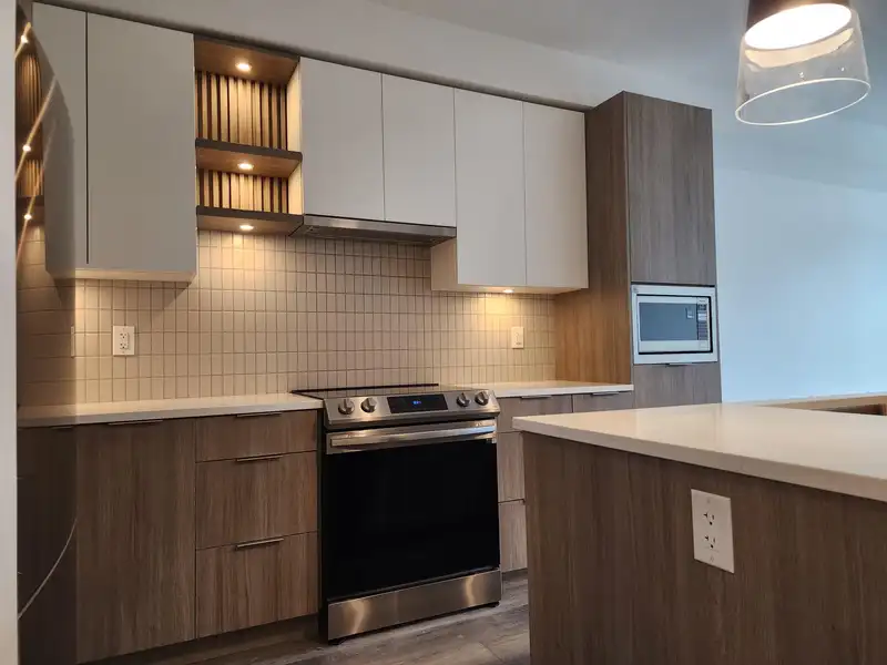 202 20695 EASTLEIGH CRESCENT - photo 4 of 12