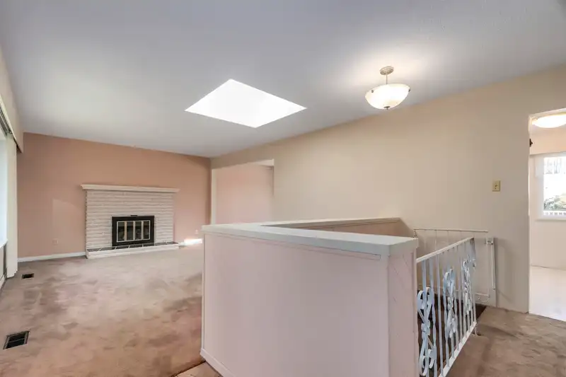 1011 PALMDALE STREET - photo 2 of 35
