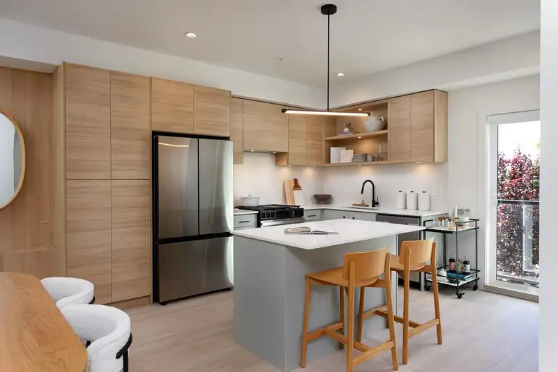 42 20335 70A AVENUE - photo 3 of 15