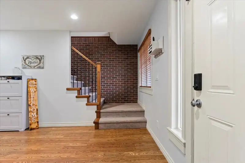 26842 27 AVENUE - photo 3 of 40