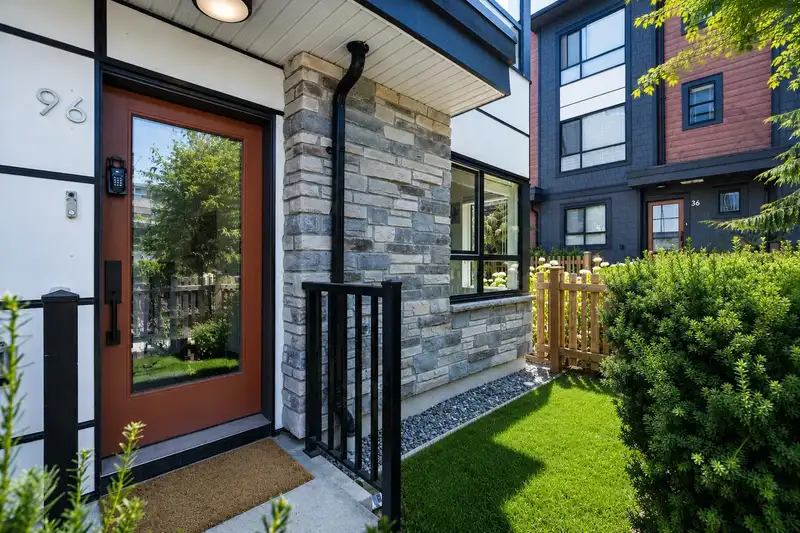 96 20150 81 AVENUE - photo 2 of 40
