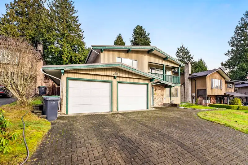 317 GLOUCESTER COURT - photo 3 of 40