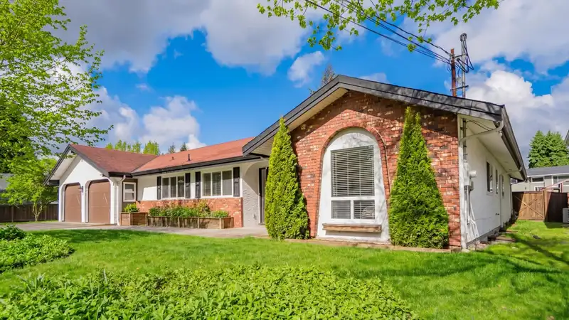 34629 ASCOTT AVENUE - photo 1 of 40