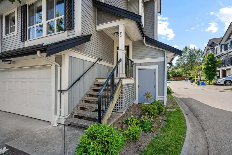 22 7157 210 STREET - photo 2 of 39