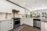 22 7157 210 STREET - thumbnail 14