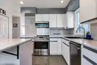 304 223 E KEITH ROAD - thumbnail 16