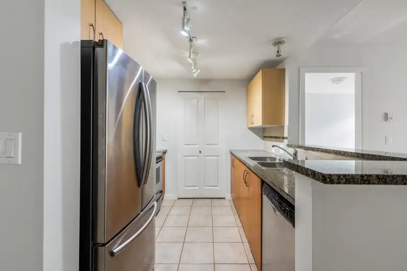 231 5700 ANDREWS ROAD - photo 4 of 24
