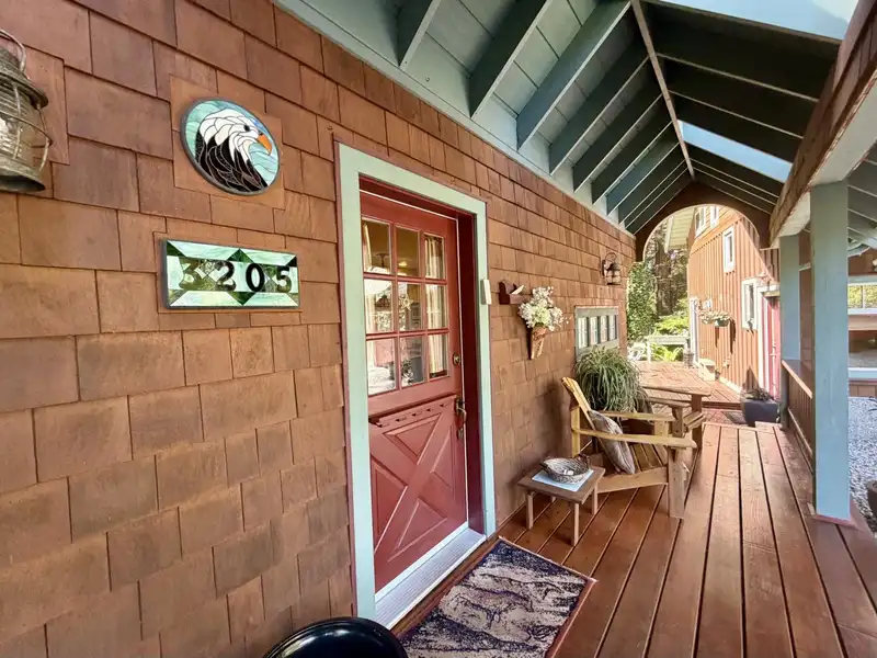 3205 BEACH AVENUE - photo 4 of 40