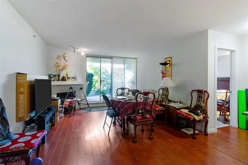 226 8480 GRANVILLE AVENUE - photo 3 of 18