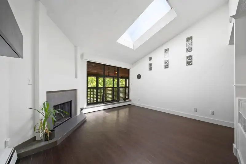 304 141 W 13TH STREET - photo 4 of 21
