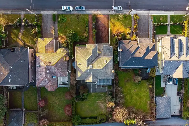 74 E 37TH AVENUE - photo 2 of 10