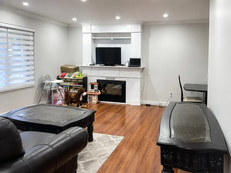 14188 77 AVENUE - photo 2 of 18