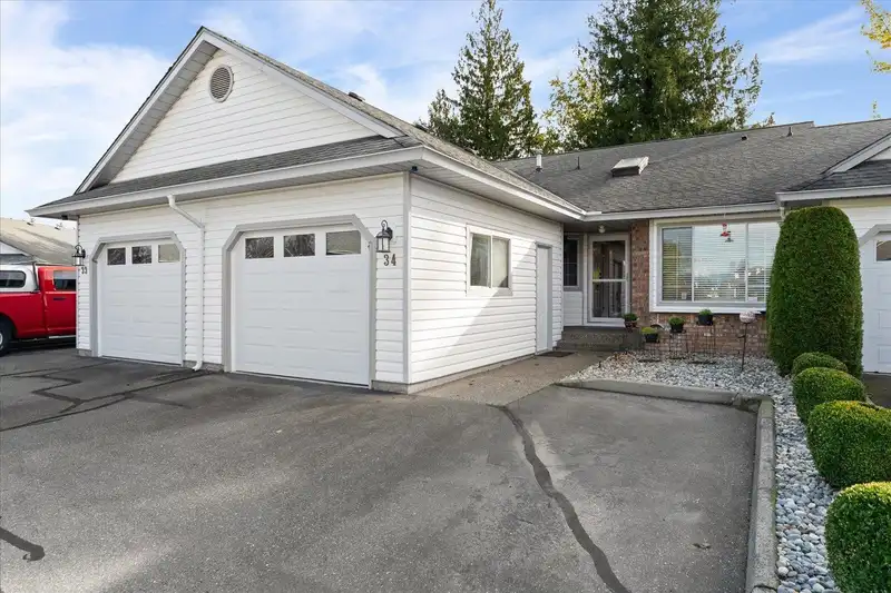 34 33922 KING ROAD - photo 2 of 39