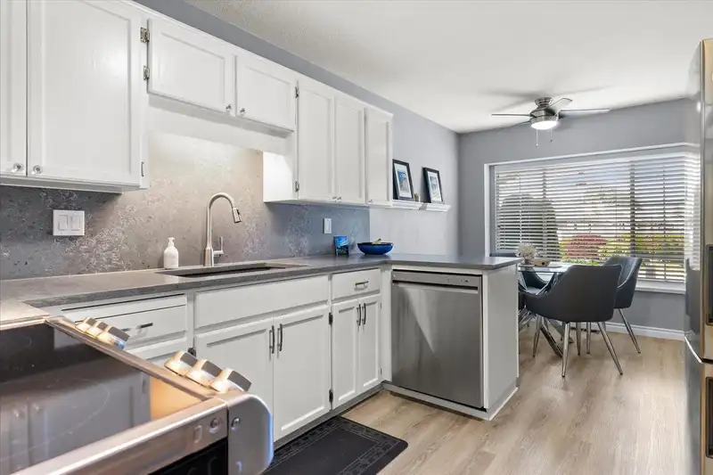 34 33922 KING ROAD - photo 4 of 39