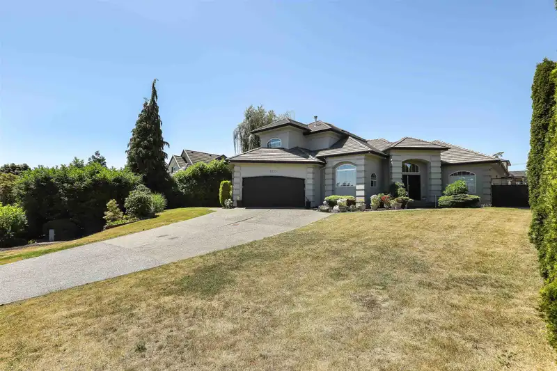 5777 W KETTLE CRESCENT - photo 3 of 40