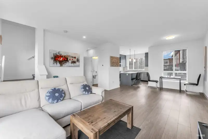 13 18887 72A AVENUE - photo 1 of 36