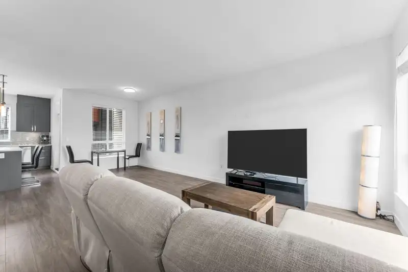 13 18887 72A AVENUE - photo 4 of 36