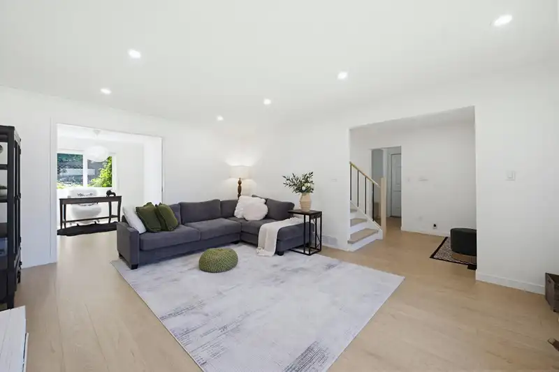 20418 90A AVENUE - photo 3 of 36