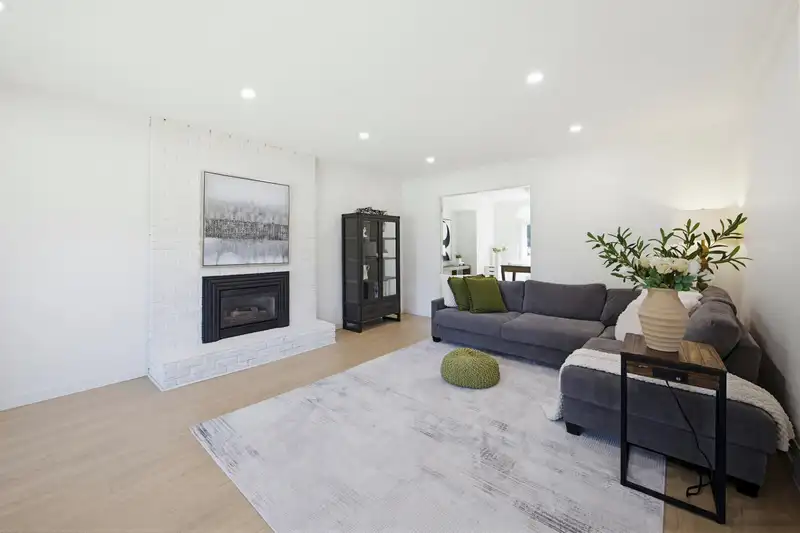 20418 90A AVENUE - photo 4 of 36