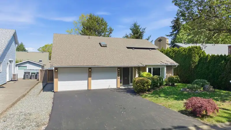 6498 131A STREET - photo 1 of 40
